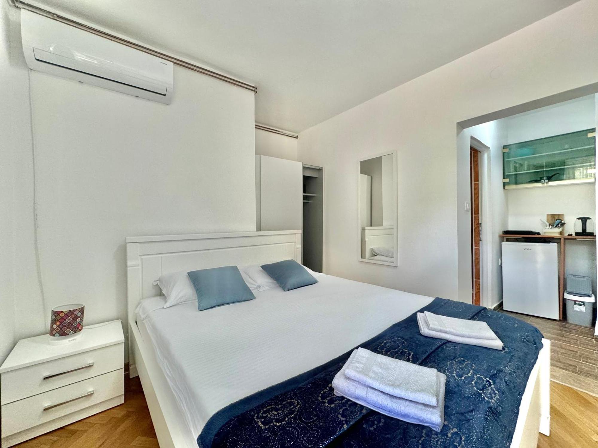 For-A Apartmani เบชิชิ ภายนอก รูปภาพ