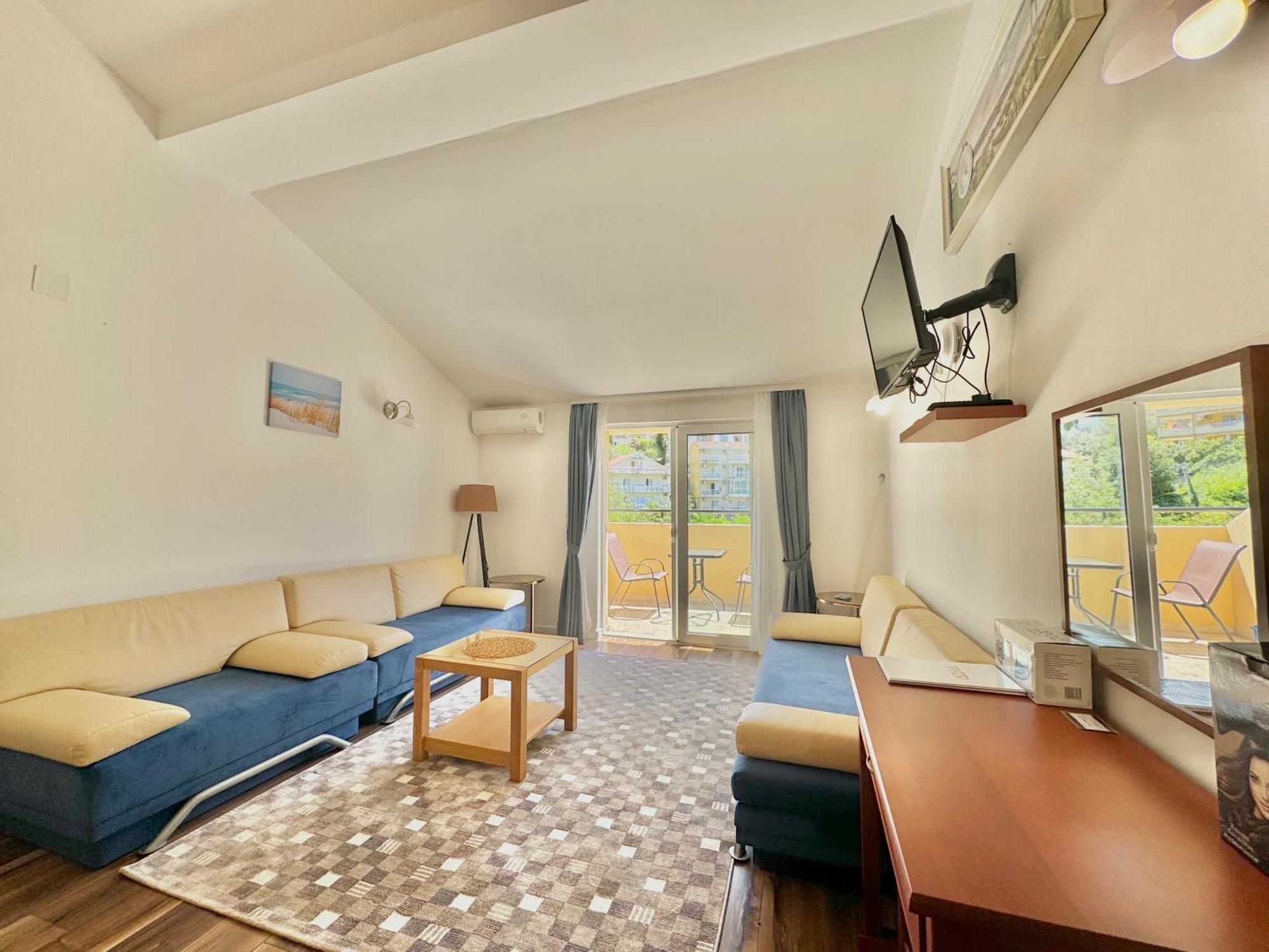For-A Apartmani เบชิชิ ภายนอก รูปภาพ