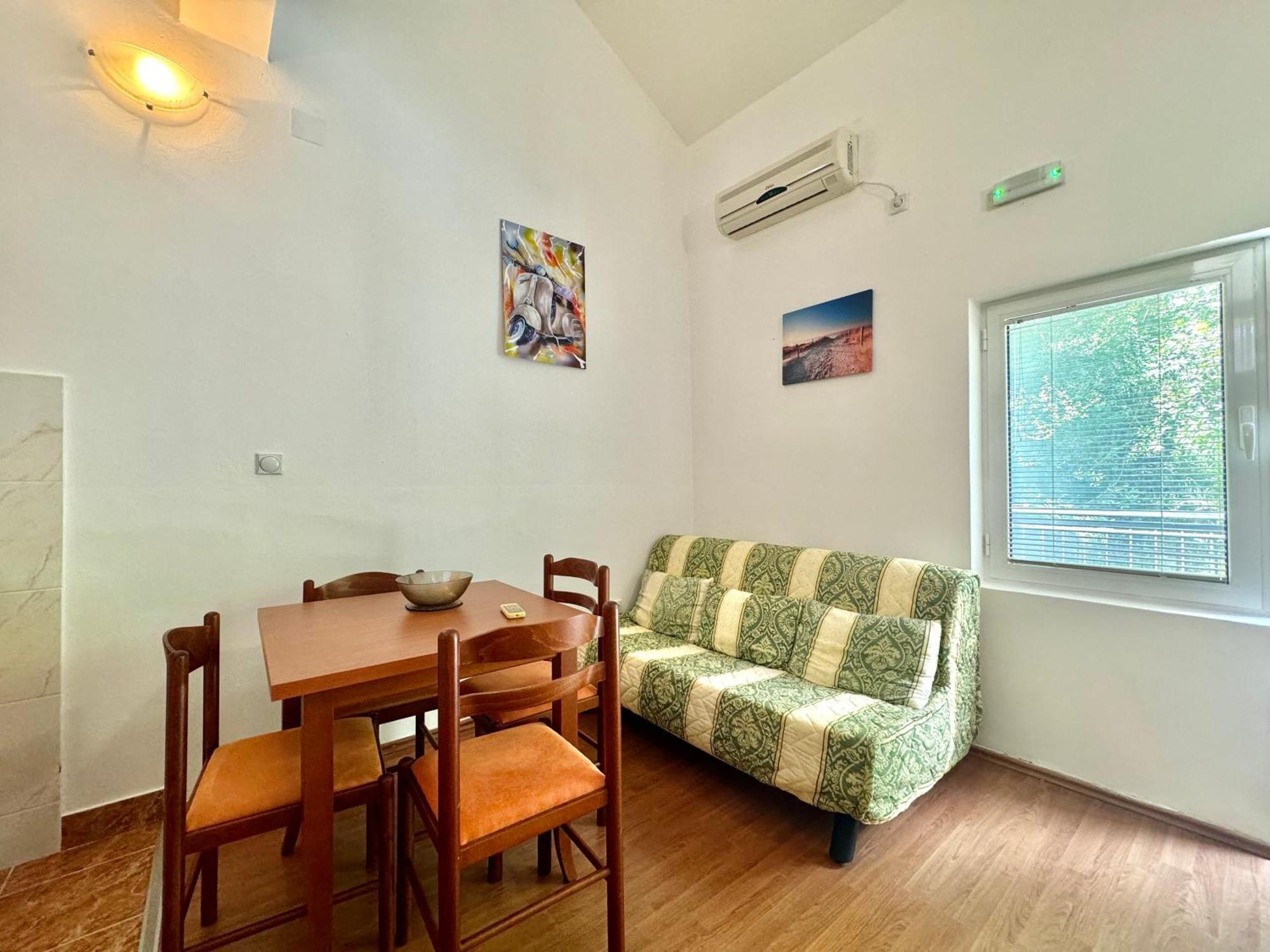 For-A Apartmani เบชิชิ ภายนอก รูปภาพ