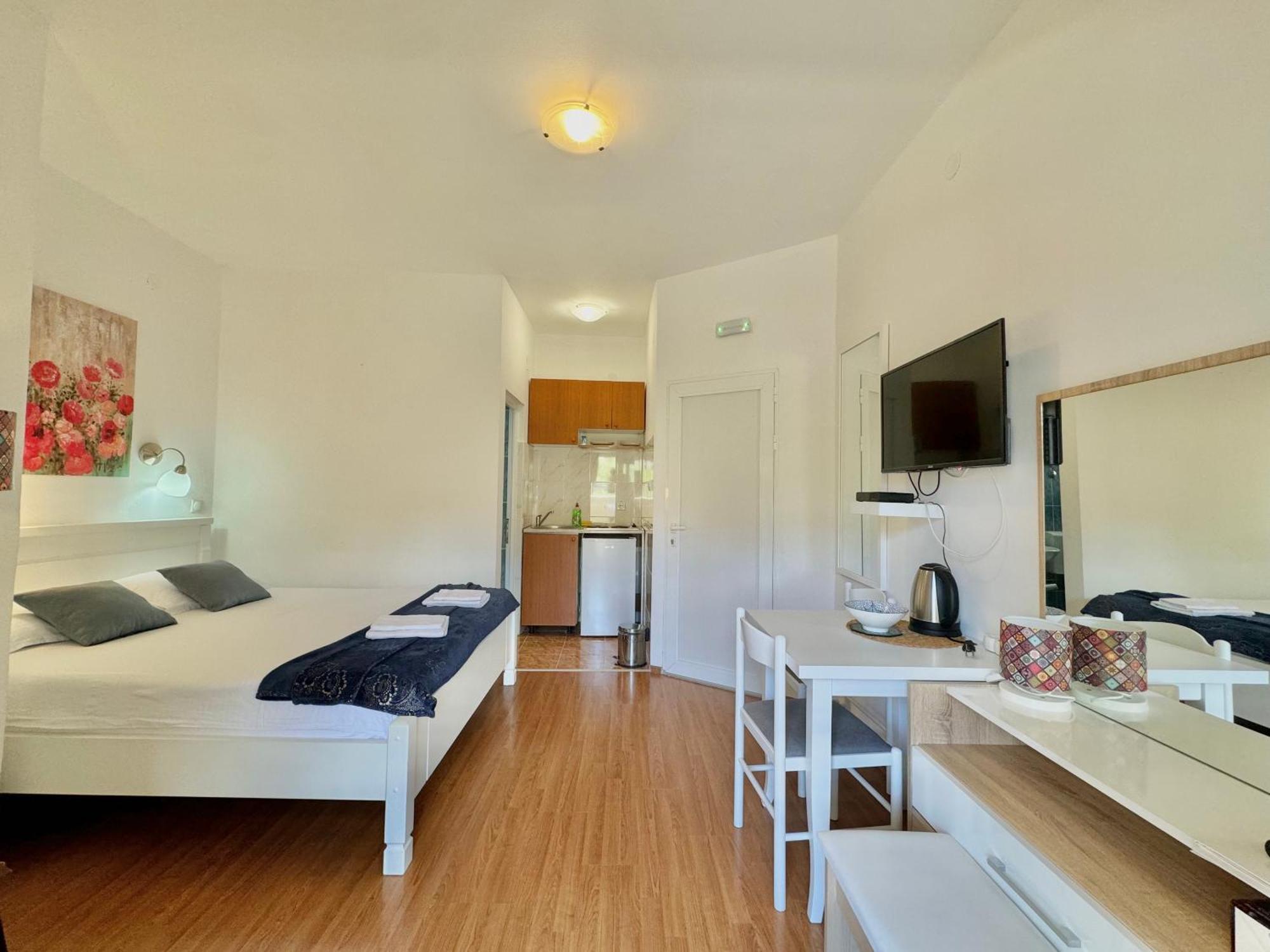 For-A Apartmani เบชิชิ ภายนอก รูปภาพ