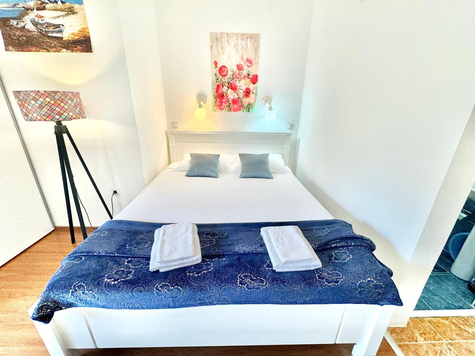 For-A Apartmani เบชิชิ ภายนอก รูปภาพ